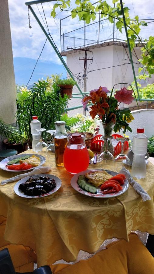 Relax Guesthouse จีโรคาสเตอร์ ภายนอก รูปภาพ