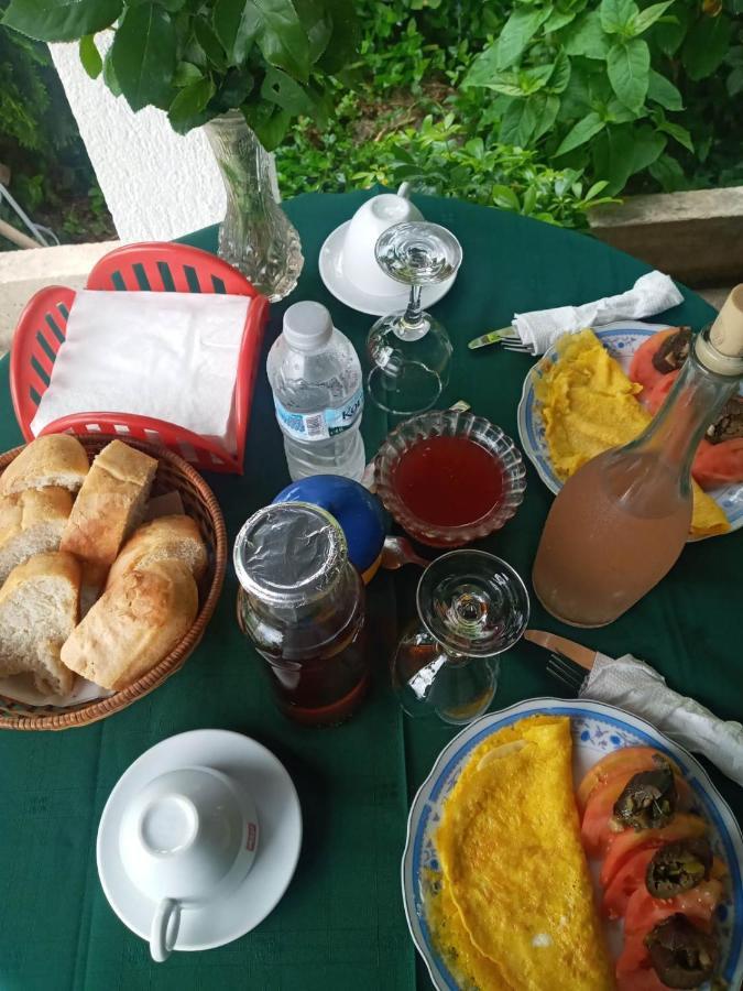 Relax Guesthouse จีโรคาสเตอร์ ภายนอก รูปภาพ